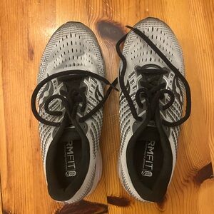 Saucony Gray and Black Running Sneakers